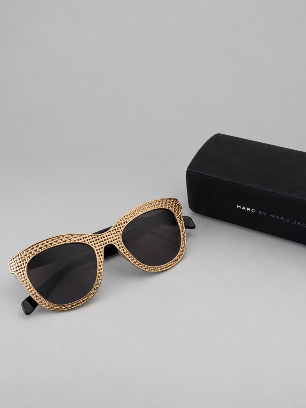 Marc by Marc Jacobs MMJ 435/S Cat Eye Sunglasses Gold Basketweave Black W/ Case